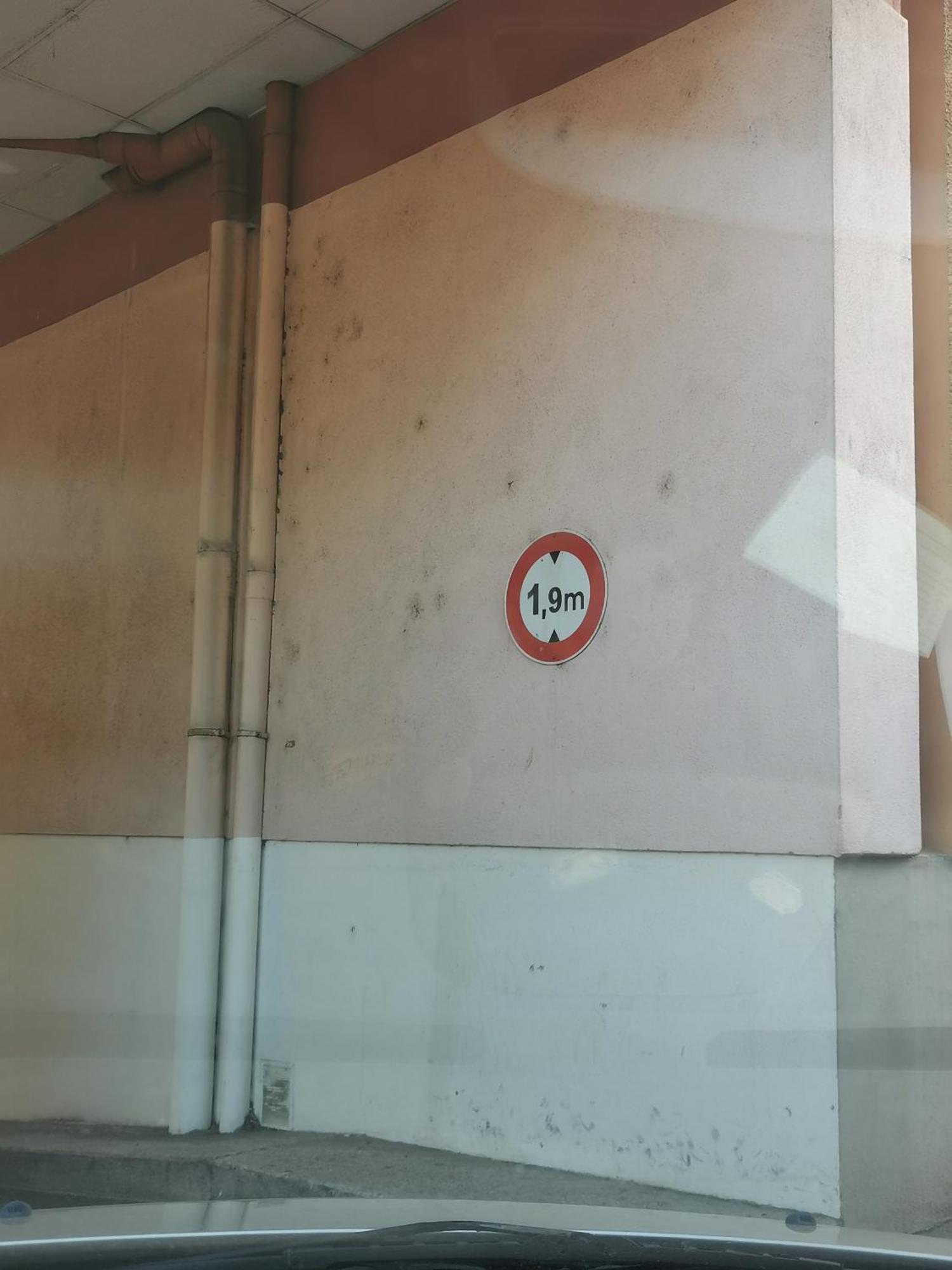 Logement Colmar Centre Avec Parking Extérieur photo